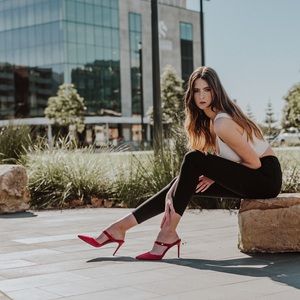 Meet your Posher, Ella